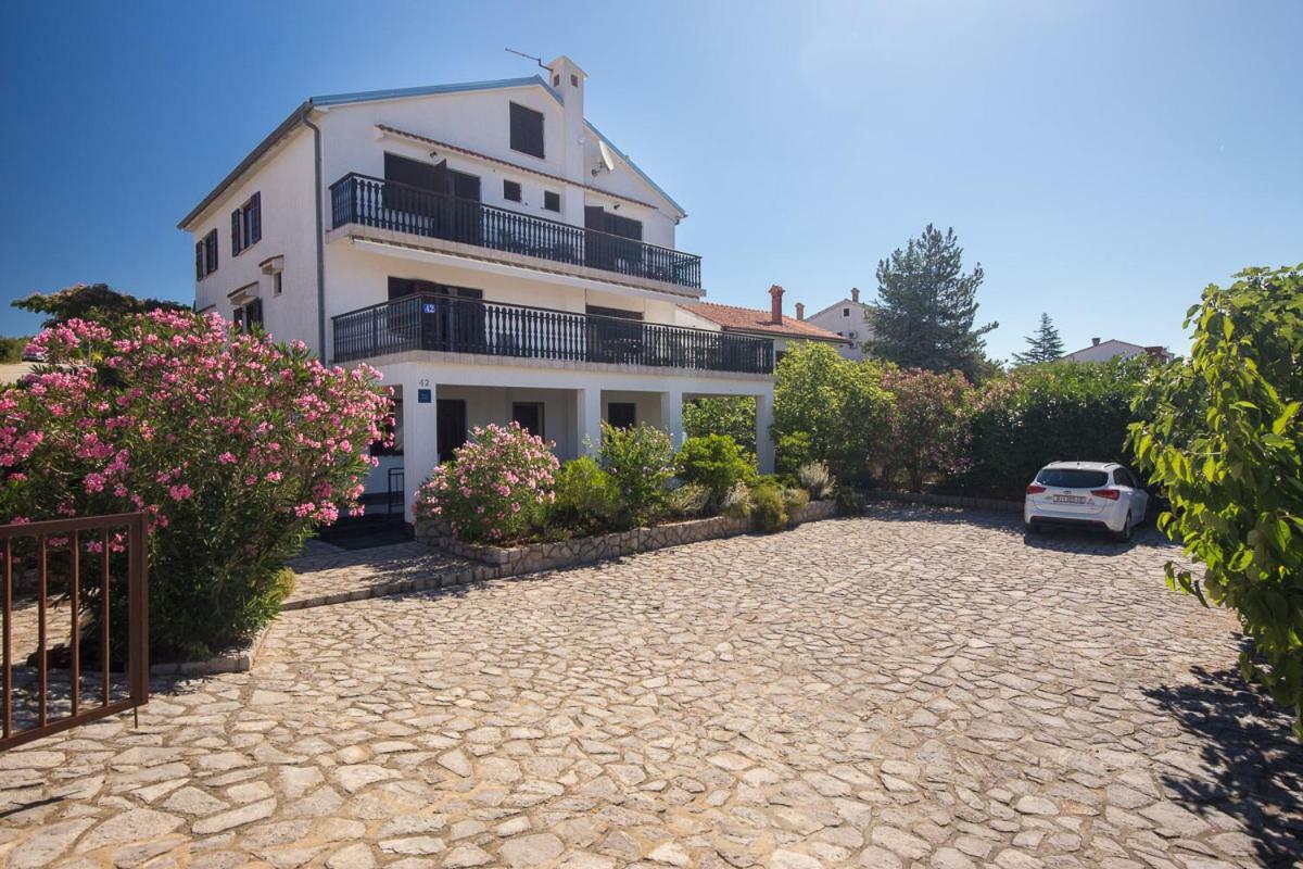 Rooms Miramare Krk Town Exterior photo